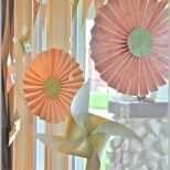 Einzigartig Frühlingsdeko Für Fenster Und Tür Mit Gebastelten Blumen